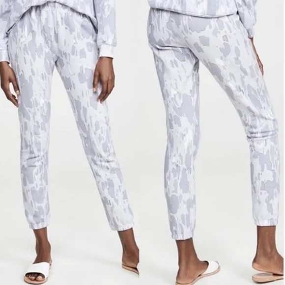 Wildfox Women's Knox Gray Rose Camo Jogger Pants Sweatpants Size Small - Picture 1 of 9